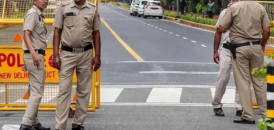 ਹਨੂੰਮਾਨ ਜਯੰਤੀ ਤੋਂ ਪਹਿਲਾਂ ਹਾਈ ਅਲਰਟ ''ਤੇ ਦਿੱਲੀ ! ਚੱਪੇ-ਚੱਪੇ ''ਤੇ ਰੱਖੀ ਜਾ ਰਹੀ ਨਜ਼ਰ