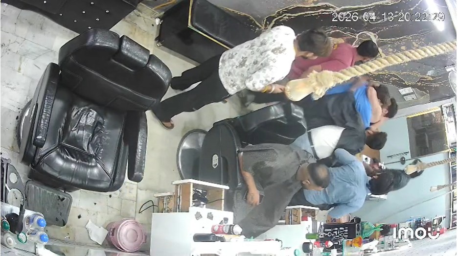 ਬਸਤੀ ਗੁਜ਼ਾਂ ਦੇ Saloon ''ਚ ਹੋਈ ਲੜਾਈ, CCTV Footage ਆਈ ਸਾਹਮਣੇ