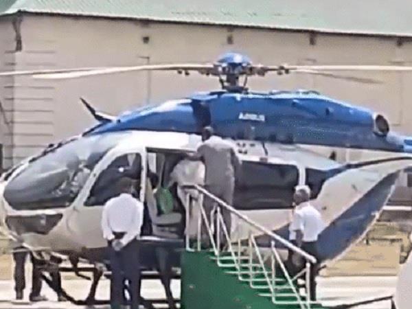 mamata banerjee  helicopter  bad weather  road route