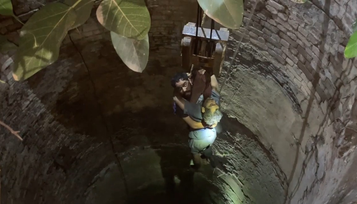 70 ਫੁੱਟ ਡੂੰਘੇ ਖੂਹ ‘ਚ ਡਿੱਗਿਆ ਵਿਅਕਤੀ, ਫਾਇਰ ਬ੍ਰਿਗੇਡ ਨੇ ਸੁਰੱਖਿਅਤ ਕੱਢਿਆ ਬਾਹਰ