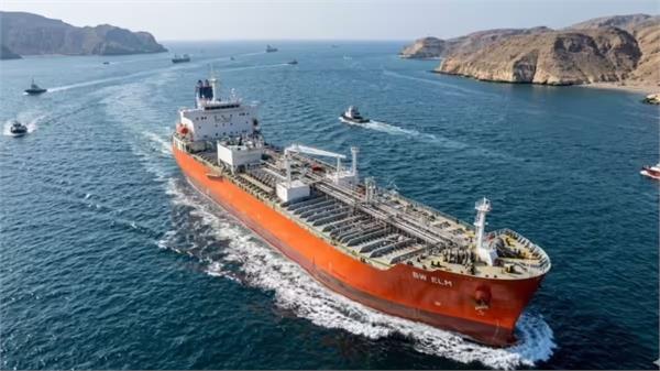 indian ship crossed hormuz