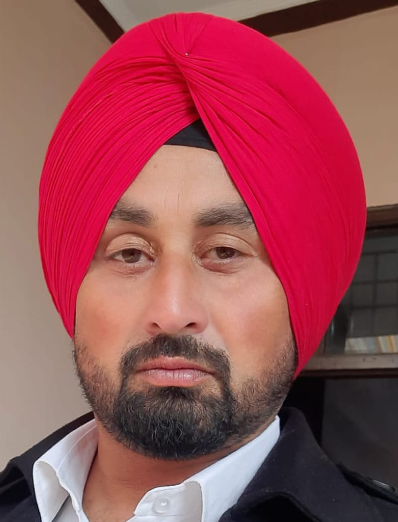 ਪੁੱਤਾਂ ਵਰਗੀ ਫਸਲ ਨੂੰ ਬਚਾਉਣ ਲਈ ਅੱਗ ਦੀਆਂ ਲਪਟਾਂ ''ਚ ਵੜਿਆ ਕਿਸਾਨ, ਦੇਖਦੇ ਹੀ ਦੇਖਦੇ...