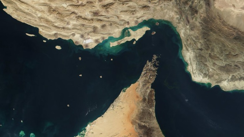 ਵੱਡੀ ਖਬਰ! ਭਲਕੇ ਖੁੱਲ੍ਹ ਸਕਦਾ ਹੈ Strait of Hormuz, ਰਿਪੋਰਟ ''ਚ ਦਾਅਵਾ