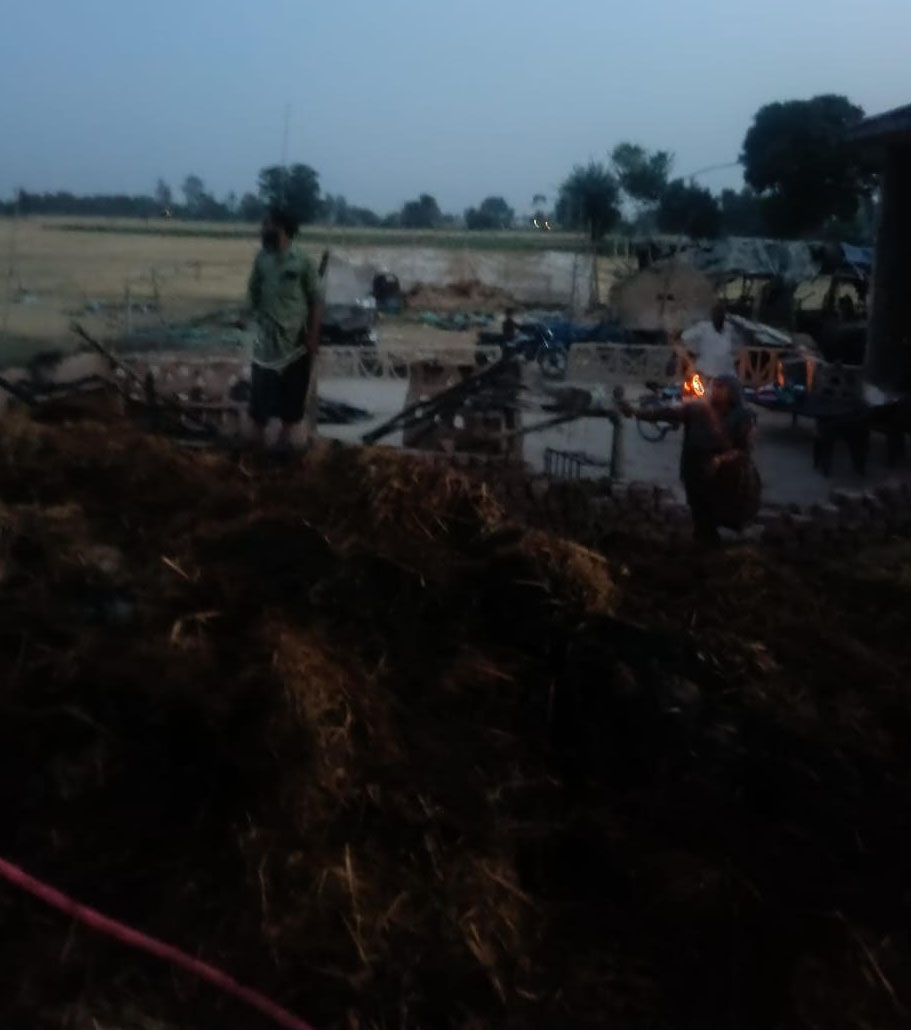 ਦੀਨਾਨਗਰ : ਗੁੱਜਰ ਪਰਿਵਾਰ ਦੇ ਘਰ ਨੂੰ ਲੱਗੀ ਭਿਆਨਕ ਅੱਗ, 70 ਹਾਜ਼ਰ ਨਕਦੀ ਵੀ ਸੜ ਕੇ ਹੋਈ ਸੁਆਹ