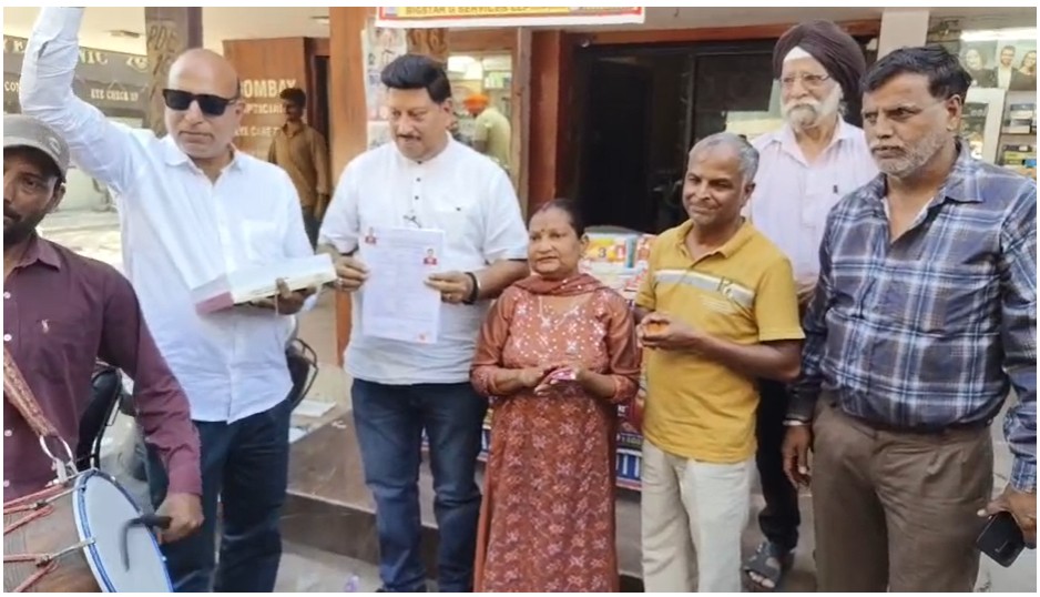 ਓ ਬੱਲੇ...! ਕੱਪੜੇ ਸਿਉਣ ਵਾਲੀ ਮਹਿਲਾ ਦੀ ਲੱਗ ਗਈ 50 ਲੱਖ ਰੁਪਏ ਦੀ ਲਾਟਰੀ