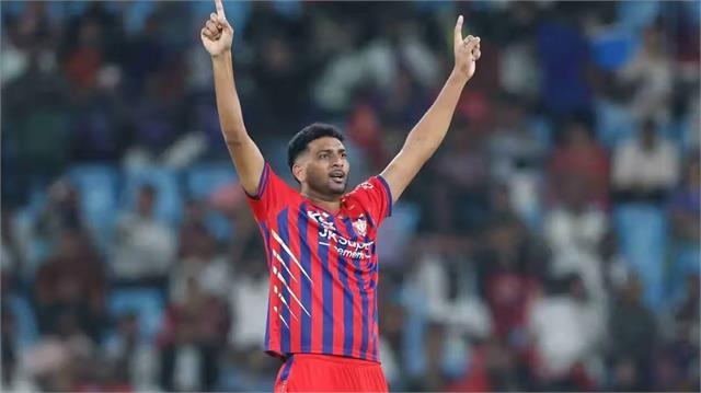 ਮੋਹਸਿਨ ਖਾਨ ''ਤੇ ਭਾਰਤੀ ਚੋਣਕਾਰਾਂ ਦੀ ਹੋਣੀ ਚਾਹੀਦੀ ਹੈ ਨਜ਼ਰ : ਸੰਜੇ ਬਾਂਗਰ