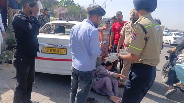 woman dead on road accident