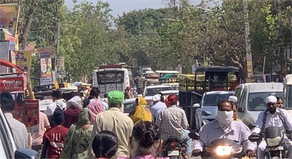 sangat disturbed due to traffic jam on gurdwara sri ber sahib road