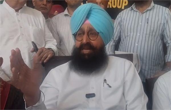 bajwa claims 32 aam aadmi party mlas were in contact