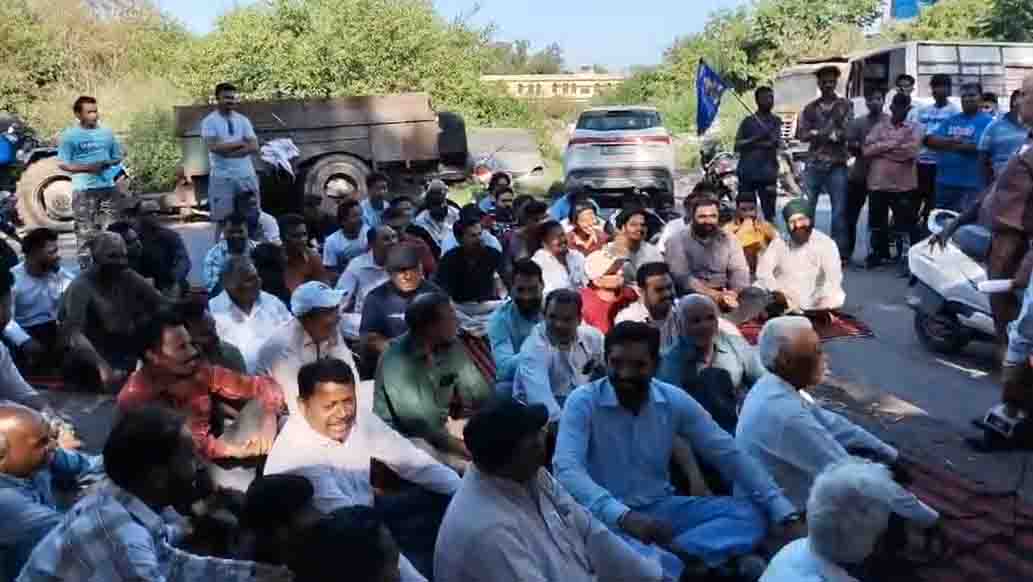 ਜਲੰਧਰ ''ਚ ਵਿਆਹ ਸਮਾਰੋਹ ਦੌਰਾਨ ਹੋਇਆ ਵਿਵਾਦ ਹੁਣ ਰਾਜਨੀਤਿਕ ਤੇ ਕਾਨੂੰਨੀ ਵਿਵਾਦ ''ਚ ਬਦਲਿਆ, ਪਰਿਵਾਰ ਨੇ ਦਿੱਤਾ ਧਰਨਾ