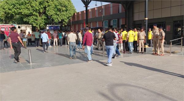 pathankot  mock drill conducted at railway station