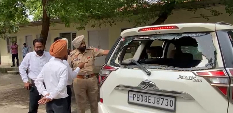 ਜਲੰਧਰ ''ਚ CP ਦਫ਼ਤਰ ਭੰਨਤੋੜ ਵਾਲੀ ਕਾਰ ਲੈ ਕੇ ਪਹੁੰਚ ਗਿਆ ਸ਼ਖ਼ਸ, ਫਿਰ ਹੋਇਆ...