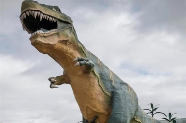 demand for giant dinosaur statue sparks new controversy