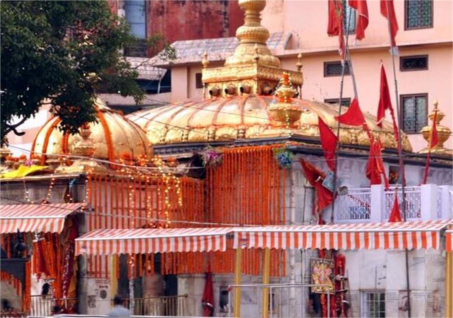 ਮਾਂ ਜਵਾਲਾਮੁਖੀ ਦੇ ਦਰਬਾਰ ''ਚ ਨਤਮਸਤਕ ਹੋਏ 3.5 ਲੱਖ ਸ਼ਰਧਾਲੂ, 99.77 ਲੱਖ ਰੁਪਏ ਦਾ ਚੜ੍ਹਿਆ ਚੜ੍ਹਾਵਾ