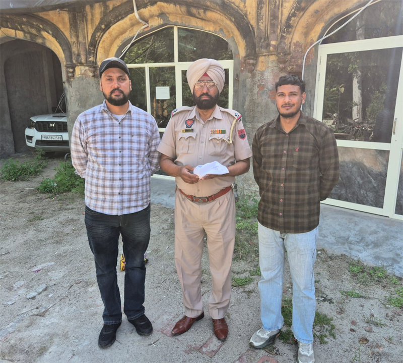 ਹੈਰੋਇਨ ਸਮੇਤ ਸਮੱਗਲਰ ਕਾਬੂ