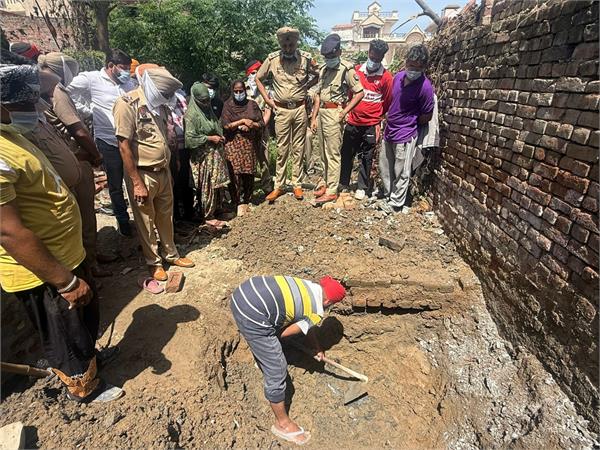 jalandhar rural police solves murder case  body buried in house recovered