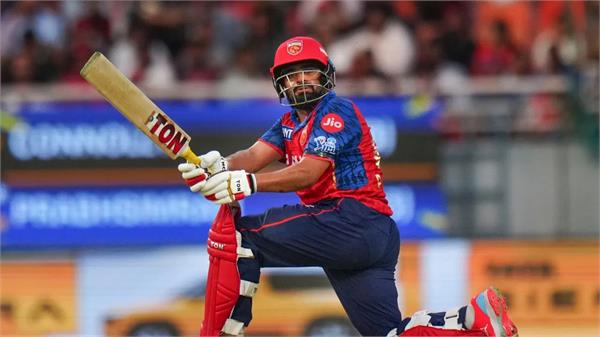 ipl to hit 6 fours in an over