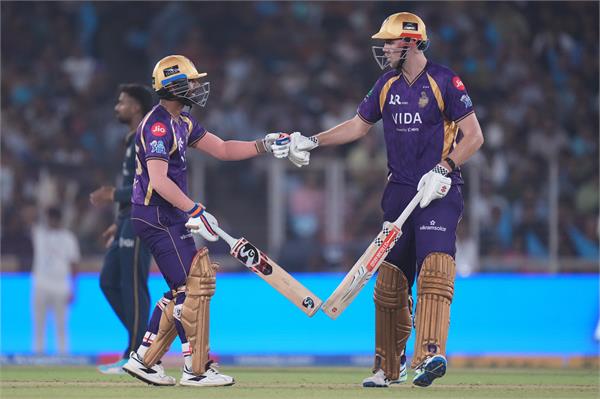 kolkata set gujarat a target of 181 runs to win
