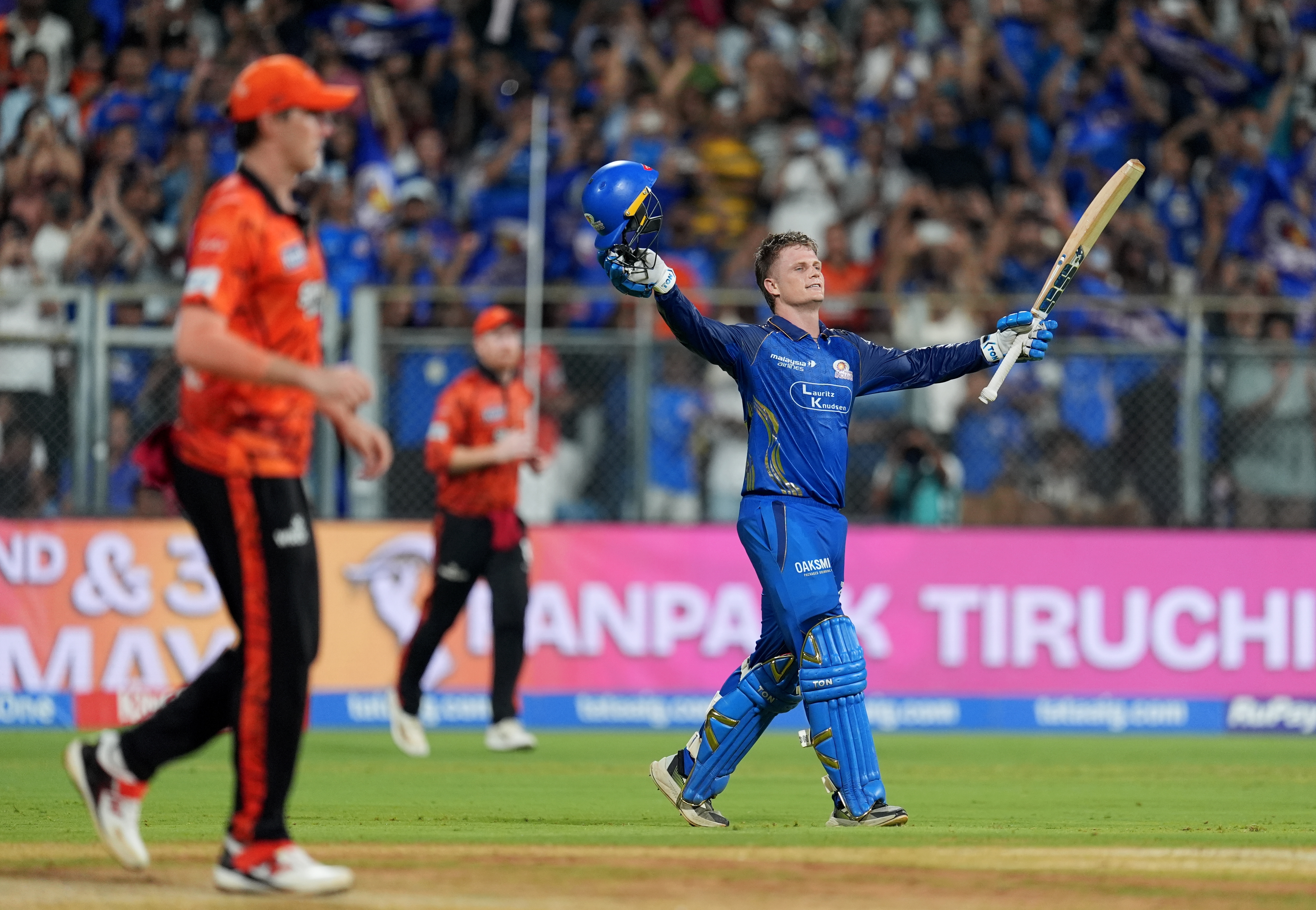 MI vs SRH : ਸਿਰਫ 44 ਗੇਂਦਾਂ ''ਚ Ryan ਨੇ ਜੜਿਆ ਤੂਫਾਨੀ ਸੈਂਕੜਾ, ਹੈਦਰਾਬਾਦ ਨੂੰ ਮਿਲਿਆ 244 ਦੌੜਾਂ ਦੀ ਟੀਚਾ