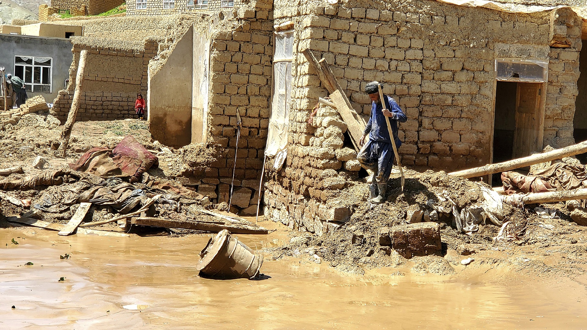 ਅਫਗਾਨਿਸਤਾਨ ''ਚ ਕੁਦਰਤ ਦਾ ਕਹਿਰ! ਹੜ੍ਹਾਂ ਤੇ ਜ਼ਮੀਨ ਖਿਸਕਣ ਕਾਰਨ 110 ਲੋਕਾਂ ਦੀ ਮੌਤ, ਸੈਂਕੜੇ ਜ਼ਖਮੀ