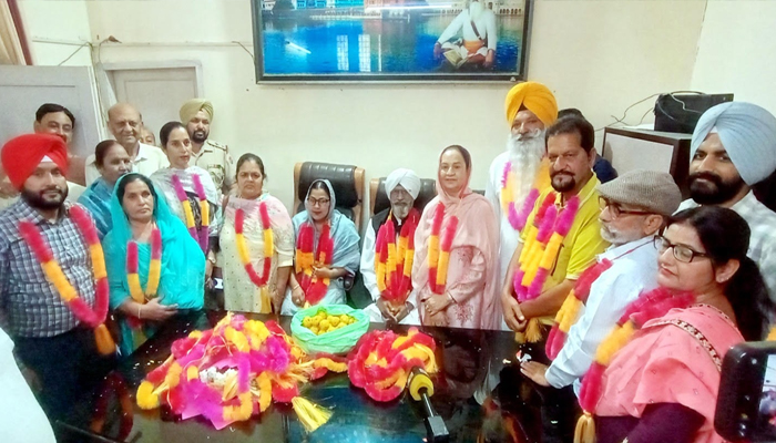 ਬਲਾਕ ਸੰਮਤੀ ਦੀਨਾਨਗਰ ਤੇ ਦੋਰਾਂਗਲਾ ’ਚ ਨਵੇਂ ਚੇਅਰਮੈਨ ਤੇ ਵਾਈਸ ਚੇਅਰਮੈਨ ਦੀ ਹੋਈ ਤਾਜਪੋਸ਼ੀ