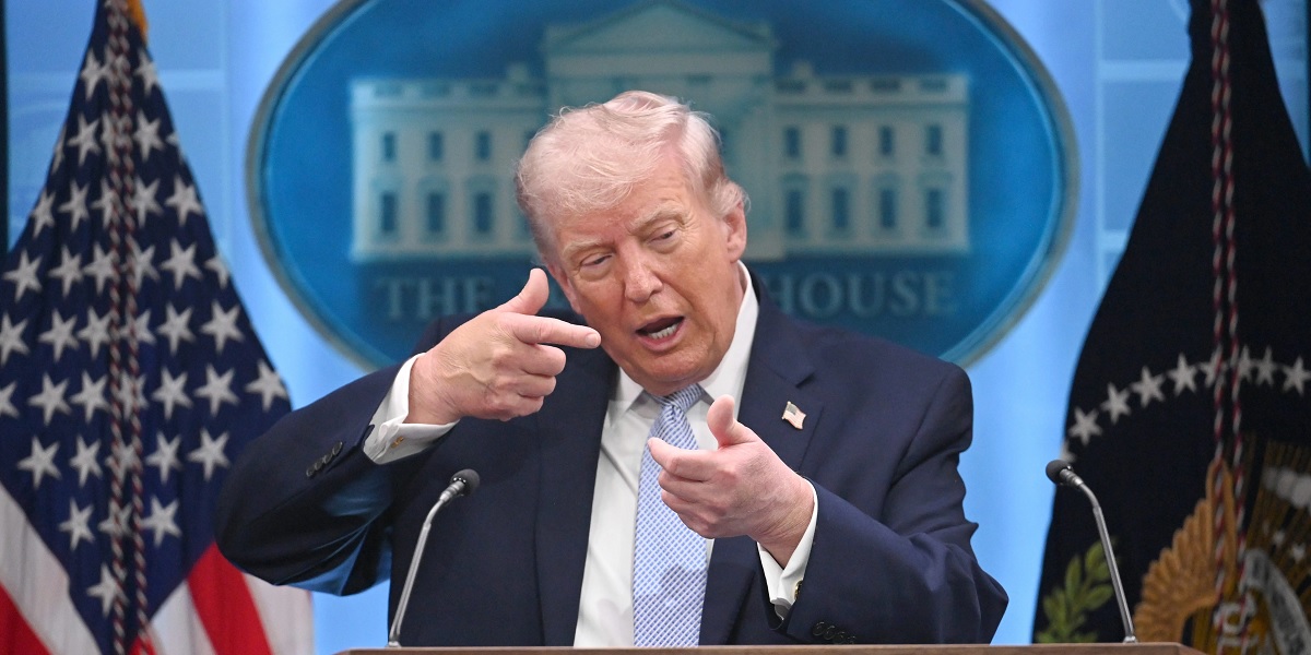 Fraudsters ਨੂੰ ਟਰੰਪ ਦੀ ਚਿਤਾਵਨੀ! ਜੰਗਬੰਦੀ ਦਰਮਿਆਨ ਅਮਰੀਕੀ ਰਾਸ਼ਟਰਪਤੀ ਦਾ ਵੱਡਾ ਬਿਆਨ