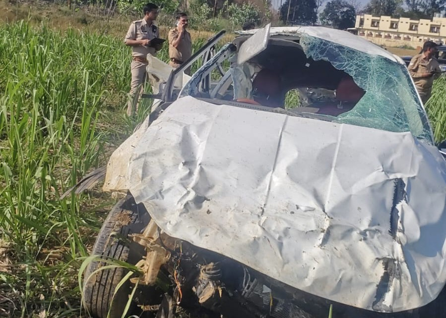 ਤੇਜ਼ ਰਫ਼ਤਾਰ ਦਾ ਕਹਿਰ! ਫਲਾਈਓਵਰ ਤੋਂ 150 ਫੁੱਟ ਹੇਠਾਂ ਡਿੱਗੀ ਕਾਰ, 3 ਦੋਸਤਾਂ ਦੀ ਦਰਦਨਾਕ ਮੌਤ