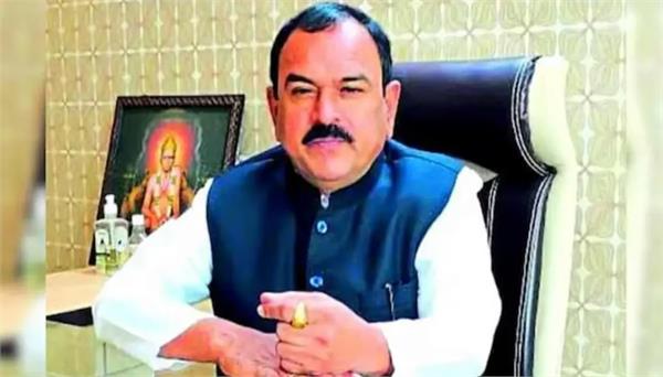 kharat had opened 130 accounts under various names