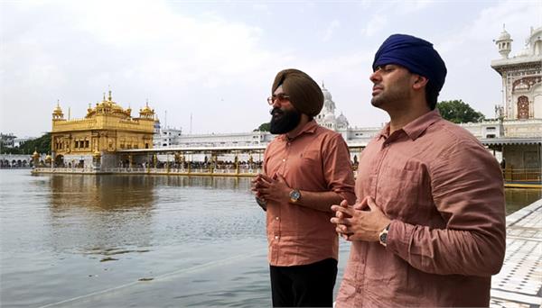 mankirt aulakh paid obeisance at sachkhand sri harmandir sahib