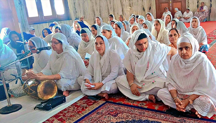 ਬੁੱਢਾ ਦਲ ਵਿਖੇ ਗੁਰੂ ਸਾਹਿਬਾਨ ਦੇ ਪ੍ਰਕਾਸ਼ ਪੁਰਬ ਨੂੰ ਸਮਰਪਿਤ ਵਿਸ਼ੇਸ਼ ਗੁਰਮਤਿ ਸਮਾਗਮ ਕਰਵਾਇਆ