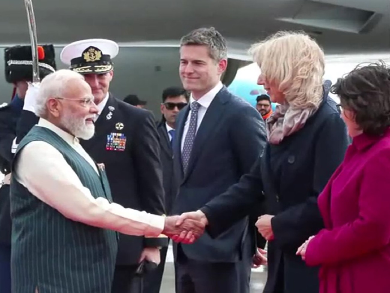 ਨੀਦਰਲੈਂਡ ਦੀ ਧਰਤੀ ''ਤੇ PM ਮੋਦੀ ਦਾ ਸ਼ਾਨਦਾਰ ਸਵਾਗਤ, ਵਪਾਰ ਅਤੇ ਤਕਨੀਕ ''ਤੇ ਹੋਵੇਗੀ ਖ਼ਾਸ ਗੱਲਬਾਤ