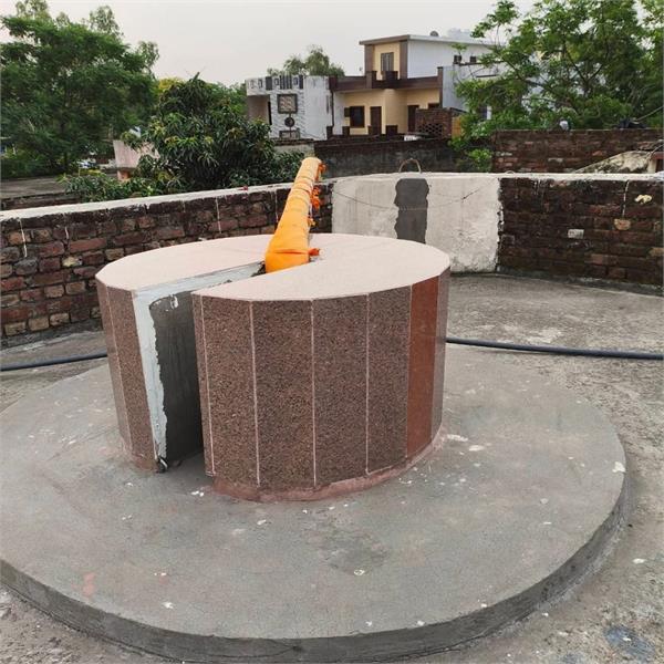 gurdwara sahib  nishan sahib  collapsed