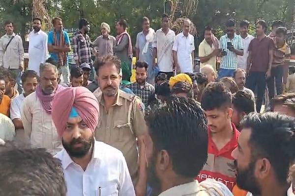 ਪੰਜਾਬ 'ਚ ਨੈਸ਼ਨਲ ਹਾਈਵੇਅ ਹੋਇਆ ਜਾਮ, ਭਿਆਨਕ ਹਾਦਸੇ ਦੌਰਾਨ 2 ਮਜ਼ਦੂਰਾਂ ਦੀ ਮੌਤ, ਗੁੱਸੇ 'ਚ ਆਏ ਲੋਕਾਂ ਨੇ...