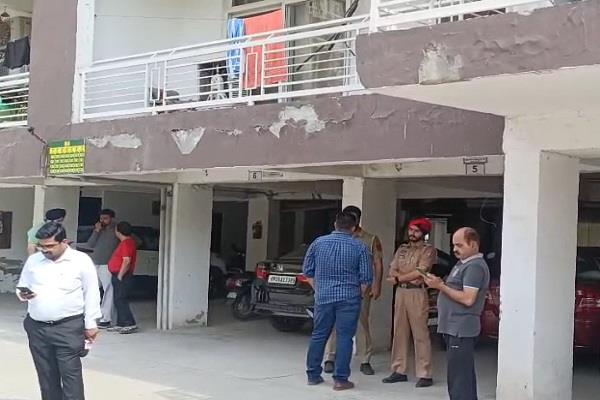 ed raids businessman s flat in kharar