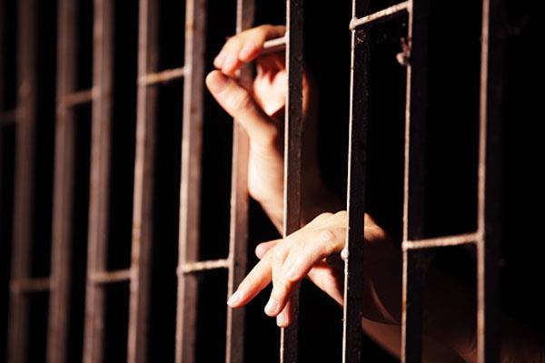 girl who shot father sent to jail for 14 days