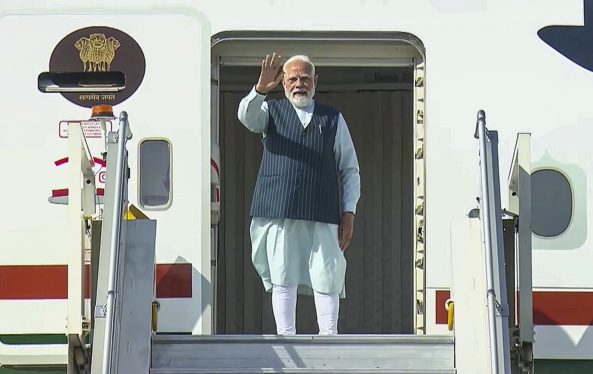 PM ਮੋਦੀ UAE ਸਣੇ 5 ਦੇਸ਼ਾਂ ਦੀ 6 ਦਿਨਾਂ ਯਾਤਰਾ ''ਤੇ ਹੋਏ ਰਵਾਨਾ