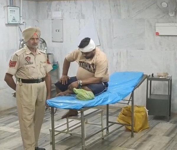 bloody clash between inmates in gurdaspur central jail