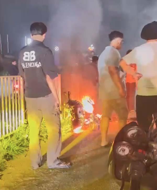 terrible accident on jalandhar phagwara highway  a moving activa caught fire