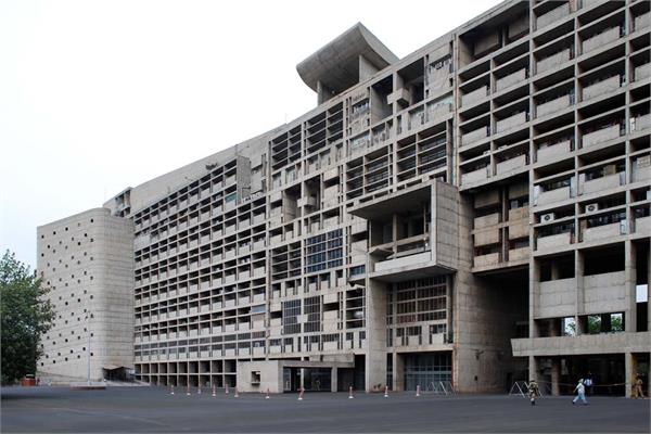 threat to blow up punjab and haryana civil secretariat with bomb