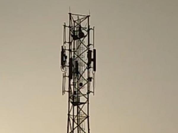 lover  marriage  girl  mobile tower
