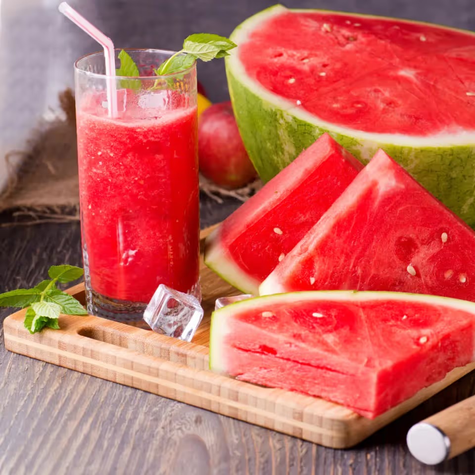 ਘਰ ''ਚ ਇਸ ਆਸਾਨ ਤਰੀਕੇ ਨਾਲ ਬਣਾਓ ਬਾਜ਼ਾਰ ਵਰਗਾ ''Watermelon juice''