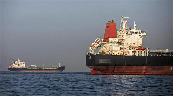 4 ships carrying fertilizer pass through hormuz  will reach india soon