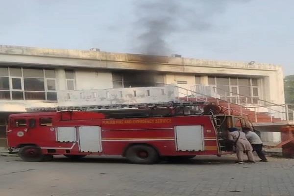 fire breaks out in derabassi government college student building