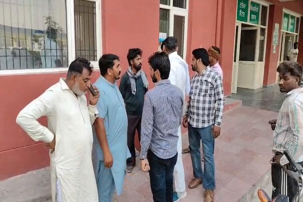 ਪੰਜਾਬ : ਤਾਰੋਂ ਪਾਰ ਕੰਮ ਕਰਦੇ ਕਿਸਾਨ ਨਾਲ ਵੱਡਾ ਹਾਦਸਾ, ਹਫੜਾ-ਦਫੜੀ ਵਿਚਾਲੇ BSF ਨੇ...