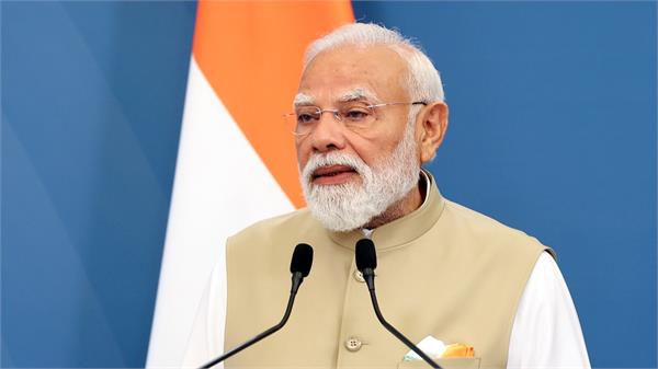 pm modi praises country  s fastest runner gurinderveer singh
