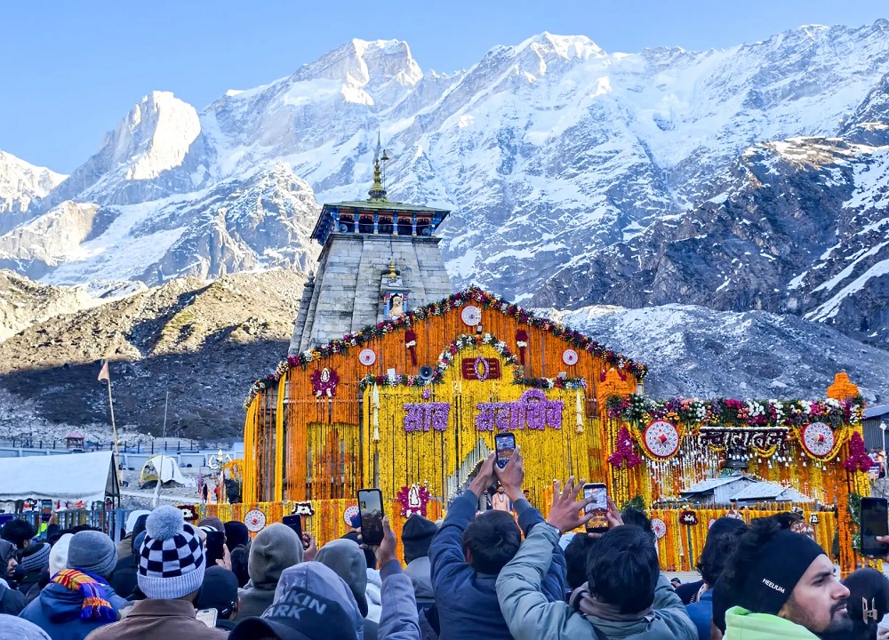 ਕੇਦਾਰਨਾਥ ''ਚ VIP ਦਰਸ਼ਨ ਨੂੰ ਲੈ ਕੇ ਪੁਜਾਰੀਆਂ ਦਾ ਵਿਰੋਧ, ਉਦਯੋਗਪਤੀ ਅਡਾਨੀ ਨੇ ਕੀਤਾ ਦਰਸ਼ਨ