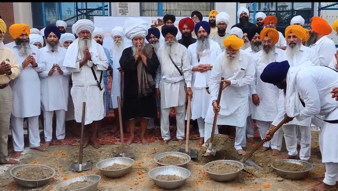 ਸ੍ਰੀ ਦਰਬਾਰ ਸਾਹਿਬ ਵਿਖੇ ਲੰਗਰ ਹਾਲ ਤੋਂ ਬਾਬਾ ਅਟੱਲ ਰਾਏ ਸਾਹਿਬ ਤਕ ਰਸਤੇ ਦਾ ਹੋਵੇਗਾ ਸੁੰਦਰੀਕਰਨ, ਸ਼ੁਰੂ ਹੋਈ ਸੇਵਾ