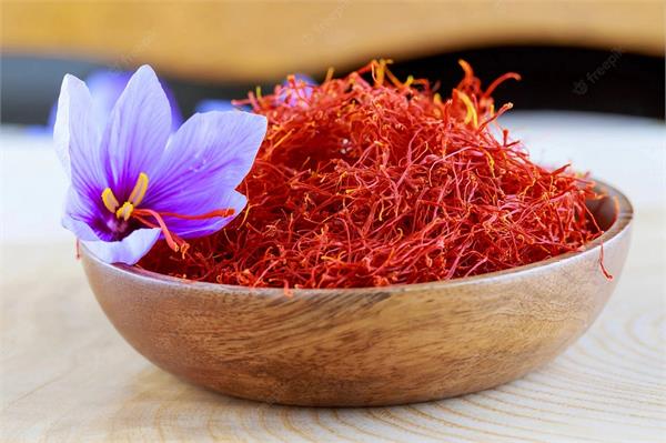 use saffron face packs to enhance facial glow 