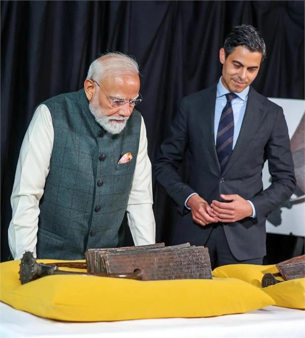 netherlands hands over 1000 year old heritage to india