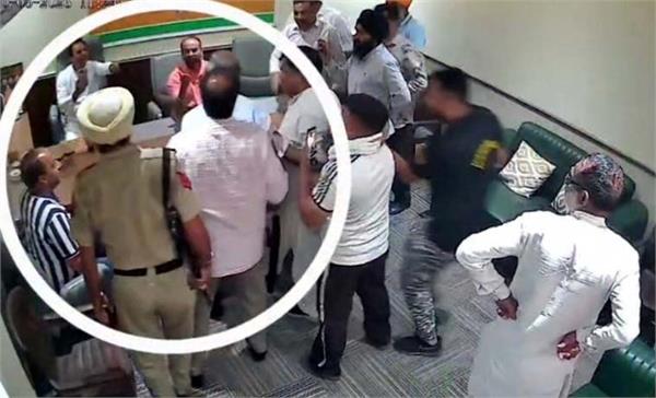 ruckus at bjp office in balachaur
